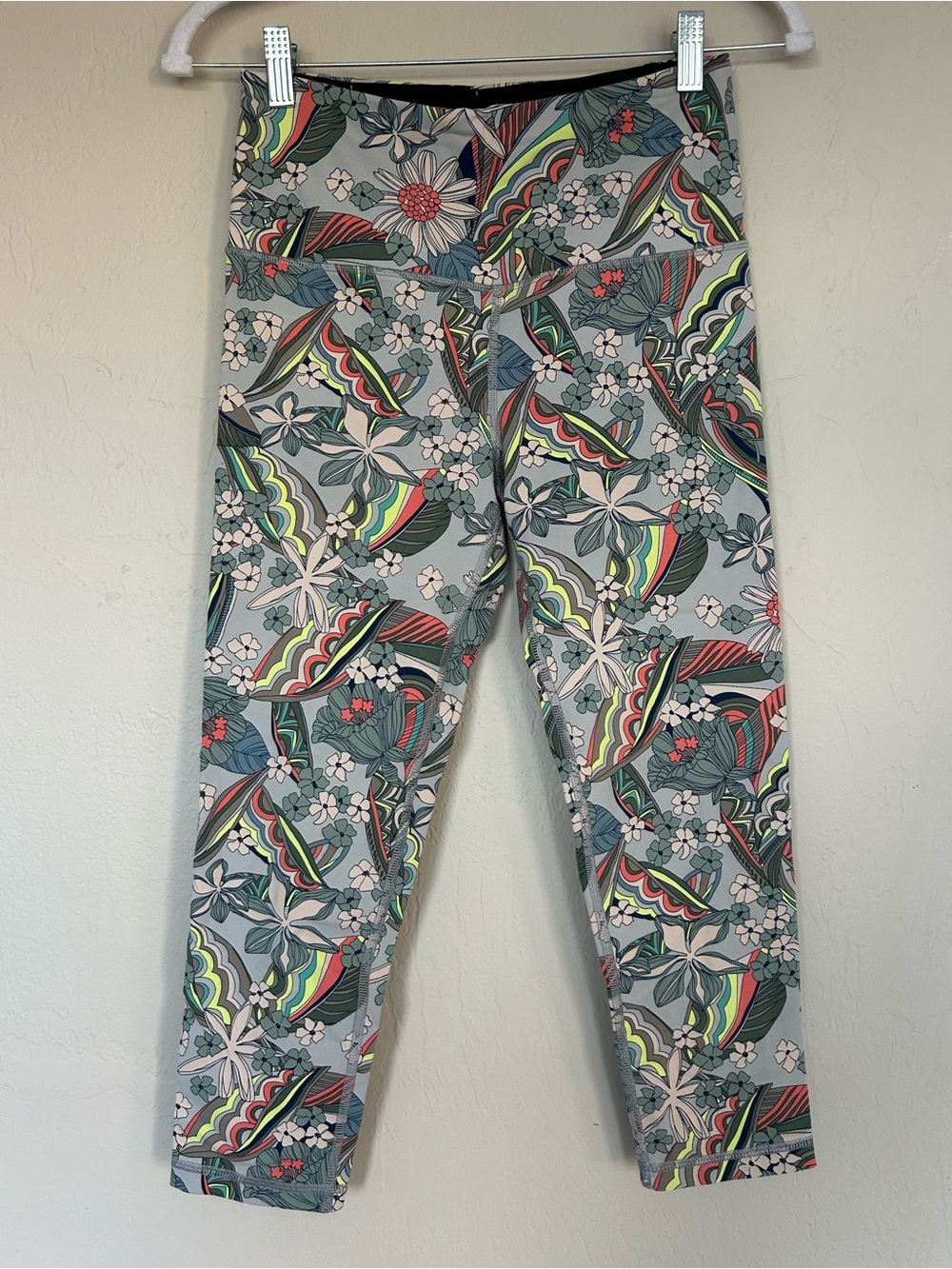 Victorias Secret Sport Women’s Knockout Leggings Multicolor Pastel small (1908)
